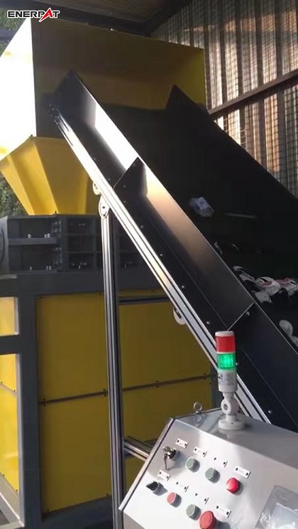 蘇州羅技電子垃圾破碎機現(xiàn)場圖1