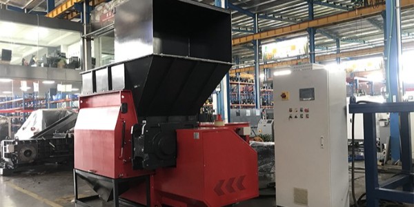 <i style='color:red'>塑料薄膜</i>撕碎機多少錢？<i style='color:red'>塑料薄膜</i>撕碎機價格介紹